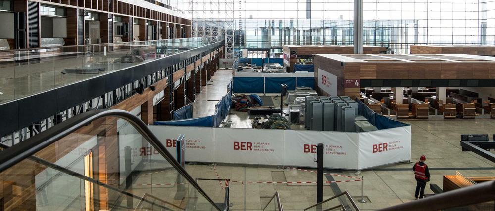 Blick am am 15.10.2015 in die Empfangshalle des Terminalgebäudes des Hauptstadtflughafens Berlin Brandenburg Willy Brandt (BER).