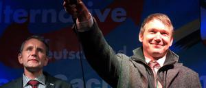 Sachsen-Anhalts AfD-Chef André Poggenburg (rechts) zusammen mit dem seinem thüringischen Kollegen Björn Höcke Mitte Oktober bei einer Kundgebung der Partei in Magdeburg