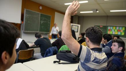 Flüchtlinge in der Schule - das verlangt auch mehr Lehrer. 