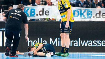 Standardsituation. Etliche Nationalspieler werden die Europameisterschaft verpassen, Patrick Groetzki erlitt kurz vor Weihnachten einen Wadenbeinbruch. 