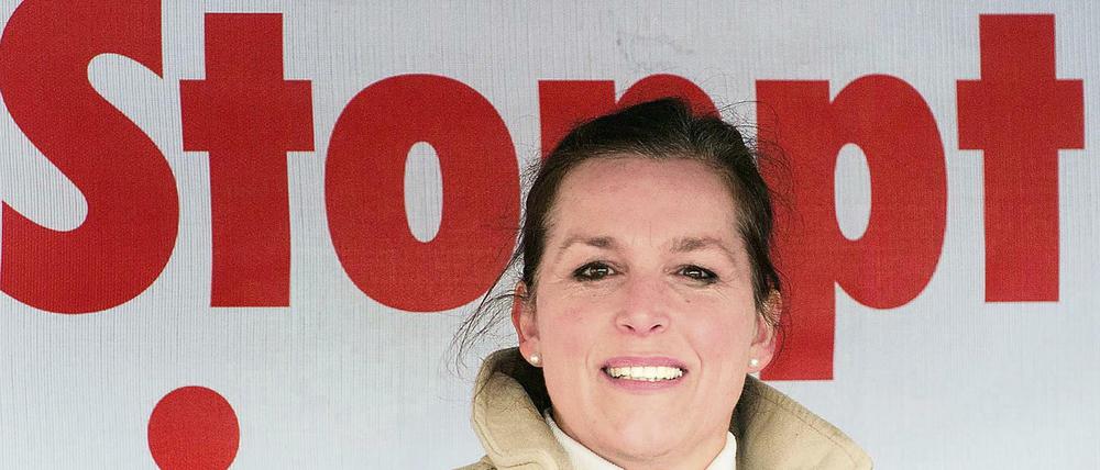 Pegida-Organisatorin Tatjana Festerling während einer Kundgebung im vergangenen Jahr auf dem Altmarkt in Dresden.