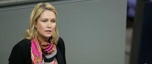 Bundesfamilienministerin Manuela Schwesig (SPD) will ehrenamtliche Helfer langfristig unterstützen. 