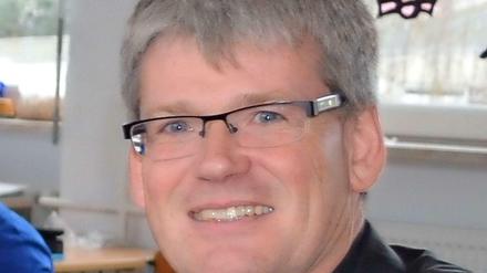 Helmut Kleebank will mehr bezirkseigene Schulplaner.