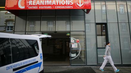 In Lebensgefahr. Sechs Probanden wurden in Rennes ins Krankenhaus eingeliefert. Alle sind schwerkrank, einer hirntot. 
