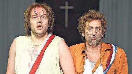 Felix Goeser als Mistingue (l.) und Michael Goldberg (Lenglumé).