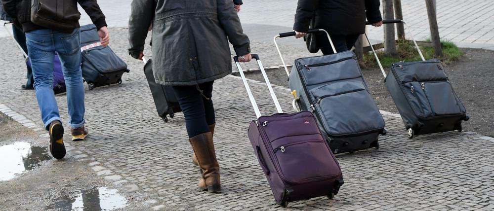 Rrrrrrrrrrrrrrrrrrrrrrrrrrr. Rollkoffer sind bei manchen Berlinern sehr unbeliebt. Wegen Ihrer Geräusche, aber auch als Symbol für Tourismus und Gentrifizierung.