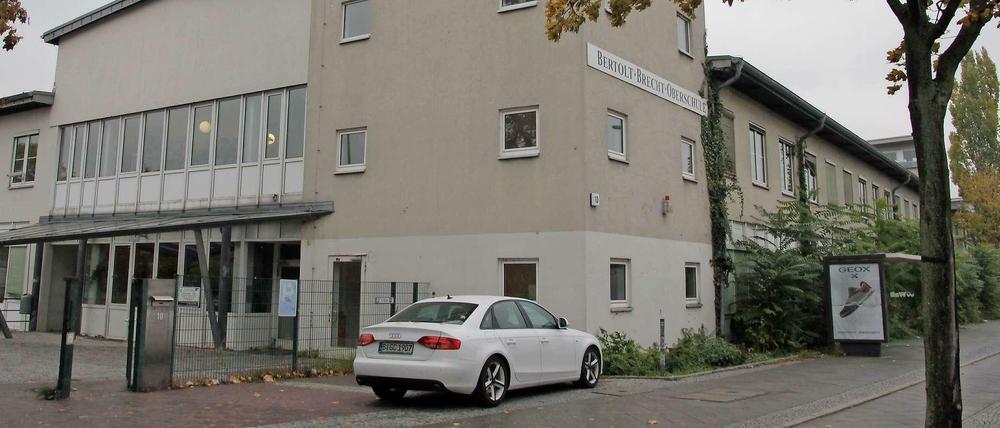 Die Bertolt-Brecht-Oberschule erhielt 1,2 Millionen Euro für die Sanierung der Sanitäranlagen ihrer Sporthalle.