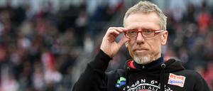 Kölns Trainer Peter Stöger hat seinen Vertrag beim 1. FC Köln verlängert. 