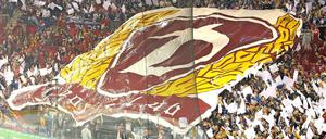Ostalgie in der Kurve. Die Fans der Eisbären feiern die Vergangenheit.