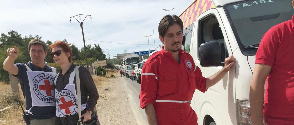 Ein Hilfskonvoi des internationalen Roten Kreuzes ICRC machte sich im Oktober 2015 auf den Weg in die belagerte Stadt Madaja in Syrien. 