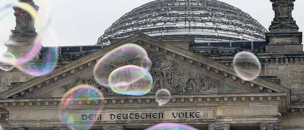 Wer kommt rein? Die Bundestagsverwaltung gibt jedes Jahr mehrere tausend Hausausweise aus.