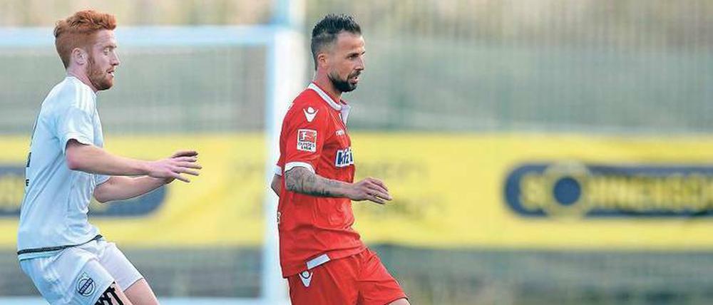 Benjamin Köhler (rechts) will sich langsam in die Mannschaft des 1. FC Union zurückkämpfen.