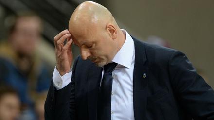 Berlins Trainer Sasa Obradovic würde gerne mal wieder einen Sieg bejubeln.