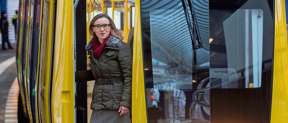 Nächster Halt: Zukunft. Auch BVG-Chefin Sigrid Evelyn Nikutta baut den Konzern um und kauft neue U-Bahnen.