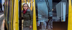 Nächster Halt: Zukunft. Auch BVG-Chefin Sigrid Evelyn Nikutta baut den Konzern um und kauft neue U-Bahnen.