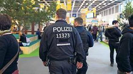 Eine Menge mehr Polizisten braucht es, damit 2025 noch Sicherheit möglich ist.