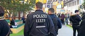 Eine Menge mehr Polizisten braucht es, damit 2025 noch Sicherheit möglich ist.