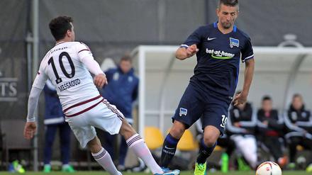 Schütze des Siegtores: Hertha-Stürmer Vedad Ibisevic (rechts).