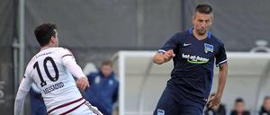 Schütze des Siegtores: Hertha-Stürmer Vedad Ibisevic (rechts).