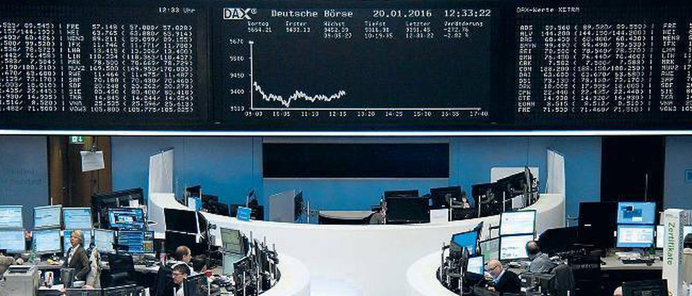 Nervöser Handel auch am Mittwoch in Frankfurt: Rund um den Globus fliehen Anleger und Investoren aus den Aktien.