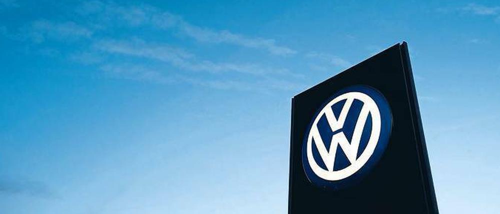 VW-Konzernchef Müller hat beim Besuch in Brüssel Kooperation versprochen. EU-Institutionen hinken bei der Aufklärung des Skandals hinterher.