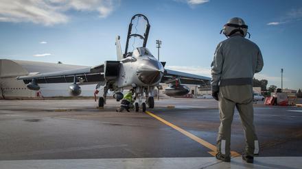 Ende des vergangenen Jahres sind Bundeswehr-Tornados in die Türkei verlegt worden, um sich mit Aufklärungsflügen am Kampf gegen den IS zu beteiligen. 