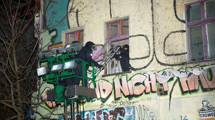 Kontaktbereichsbeamte. Polizisten im Dienst in Friedrichshain.