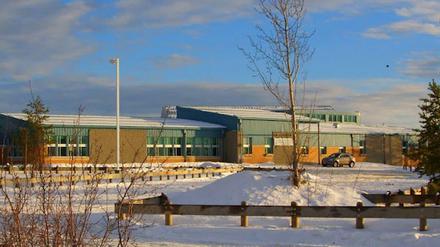 Die High School von La Loche.