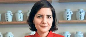 Michela Filippini beherrscht das Teekochen nach traditioneller Gong Fu Cha Art.