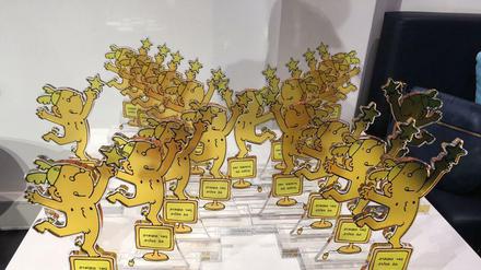 Die Awards stehen bereit.