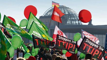 Das transatlantische Handelsabkommen TTIP zwischen der EU und den USA ist sehr umstritten.