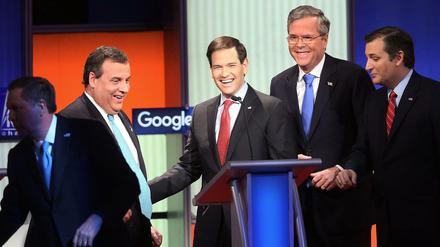Gute Stimmung nach dem TV-Duell der republikanischen Präsidentschaftskandidaten in Des Moines (Iowa). 