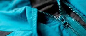 Wasserdicht, windfest: In Outdoor-Jacken stecken viele Chemikalien.
