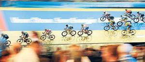 Die Sixdays im Velodrom an der Landsberger Allee leben von der Atmosphäre, die traditionell ziemlich laut ist.