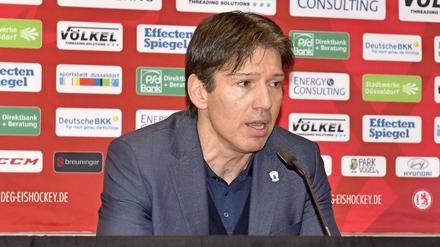 Danach. Uwe Krupp wollte anschließend nur über die Schiedsrichter reden.