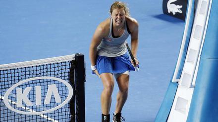 Brennen im Oberschenkel. Zum Schluss des Achtelfinal-Matches bei den Australian Open konnte sich Friedsam kaum noch auf den Beinen halten.