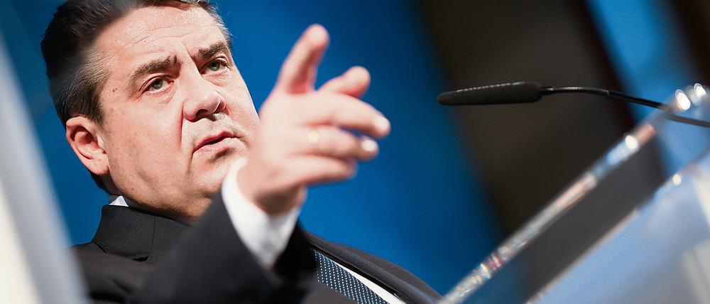 Bundeswirtschaftsminister Sigmar Gabriel (SPD) geht davon aus, dass die hohe Zuwanderung der deutschen Wirtschaft nicht schaden wird.