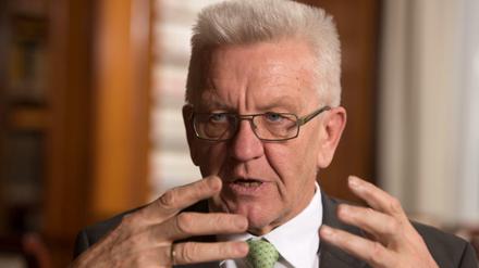 Der baden-württembergische Ministerpräsident Winfried Kretschmann (Bündnis 90/ Die Grünen) mahnt zur Zurückhaltung in der Flüchtlingsdebatte.