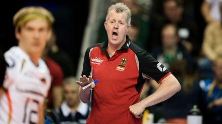 Deutschlands Trainer Vital Heynen beim Qualifikationsturnier in Berlin.