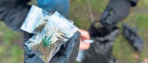 Illegales Geschäft. Auch der Drogenhandel ist Teil der Schattenwirtschaft. Foto: Bernd von Jutrczenka/dpa