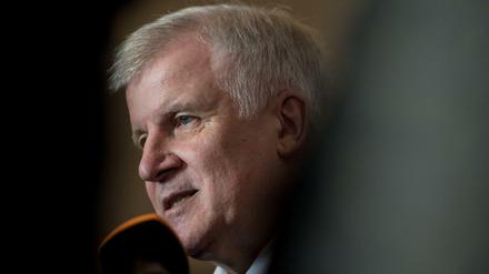 Der bayerische Ministerpräsident und CSU-Chef Horst Seehofer hält Russland für einen wichtigen Vermittler bei internationalen Krisen - weshalb er auch den Dialog mit dem Land befürwortet.