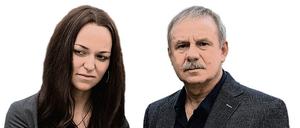 "Letzte Ausfahrt Gera". Beate Zschäpe (Lisa Wagner) und BKA-Mann Troller (Joachim Król) bei der Ankunft vor der JVA Gera.