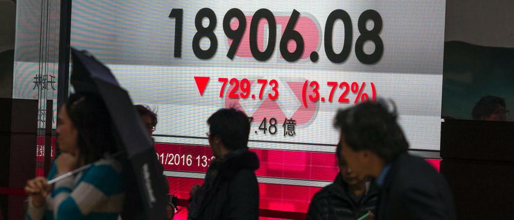 Der Hang Seng Index steht auf einem Dreijahrestief. Hier eine Anzeige im Zentrum von Hong Kong.