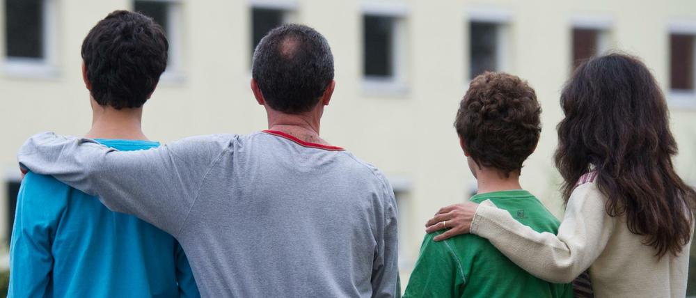 Bei dem Koalitionsstreit geht es um die Frage, wie viele Jahre vergehen müssen, bevor Flüchtlinge aus Syrien ihre Familie nachholen dürfen.