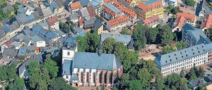Der dreieckige Marktplatz im schmucken Mittweide.