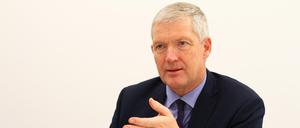 Der Deutschlandchef von Primark, Wolfgang Krogmann, trägt selbst Kleidung des Unternehmens.