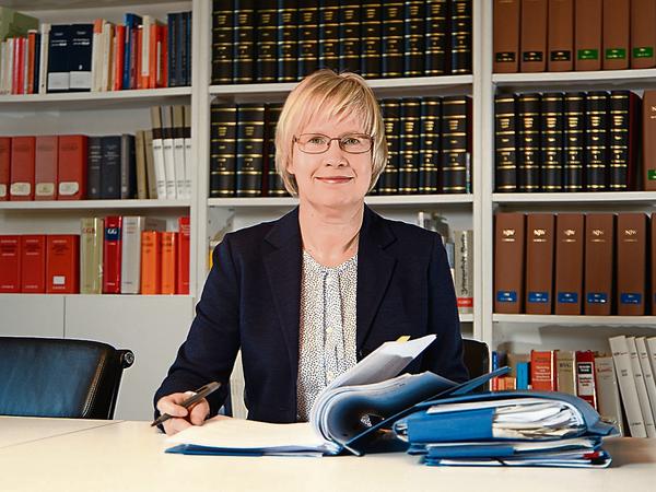 „Die verlorenen Objekte befinden sich heute meist in Privatbesitz.“ Rechtsanwältin Imke Gielen in der Kanzlei von Trott zu Solz.