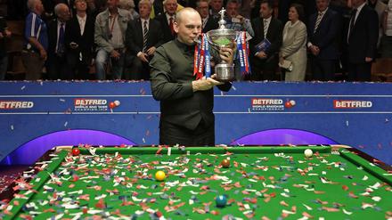 Der größte Triumph seines Lebens. Stuart Bingham wird in Sheffield Weltmeister im Snooker.