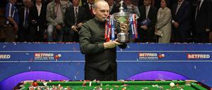 Der größte Triumph seines Lebens. Stuart Bingham wird in Sheffield Weltmeister im Snooker.