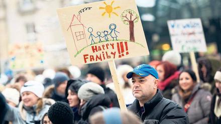 Vielfalt unerwünscht. „Besorgte Eltern“ demonstrieren gegen „Übersexualisierung“ ihrer Kinder durch den Aufklärungsunterricht. Eine Studie der Soziologin Christin Sager zeigt, dass dies nicht nur ewiggestrig, sondern auch hochmodern ist. 